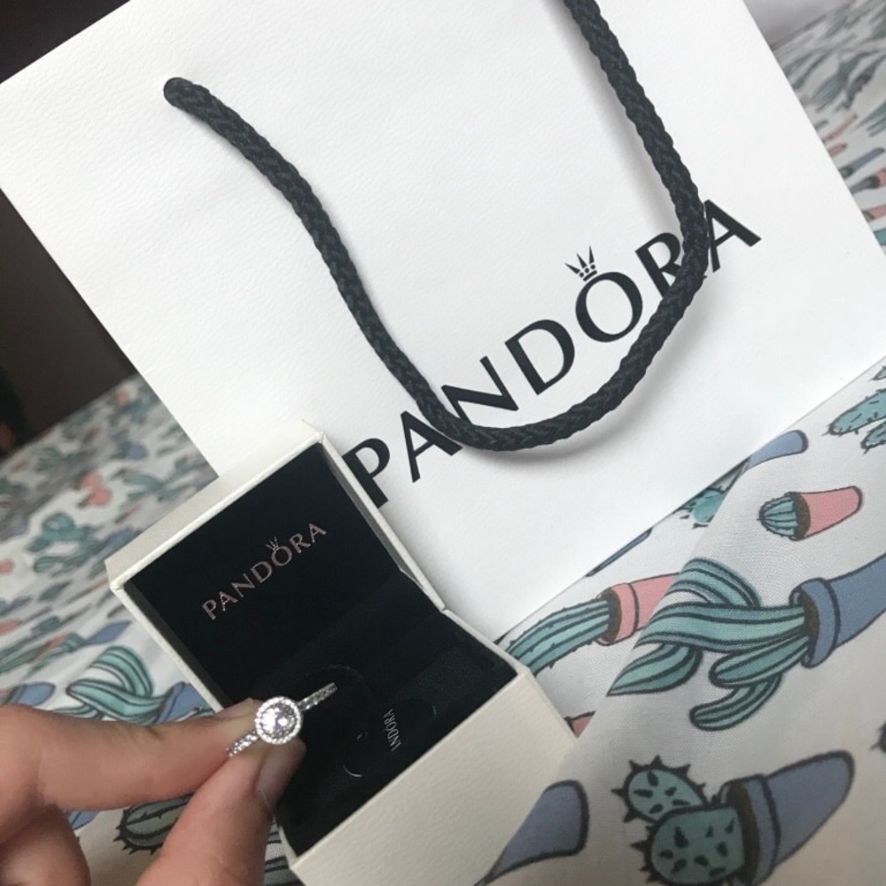 BRAND NEW PANDORA RING - Picture 2 of 5